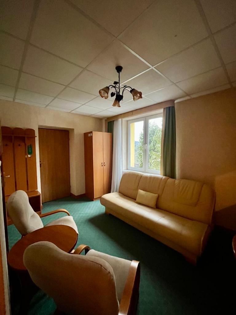 Pensjonat Henryk Krynica Zdroj Bagian luar foto