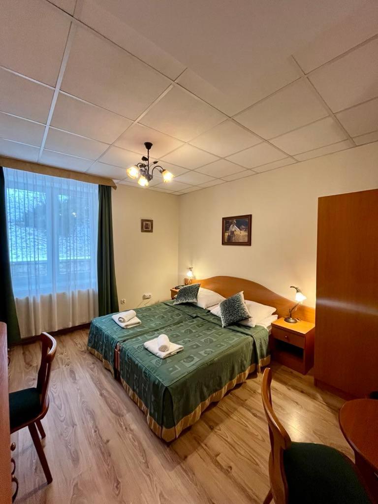 Pensjonat Henryk Krynica Zdroj Bagian luar foto