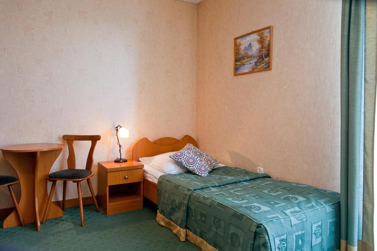 Pensjonat Henryk Krynica Zdroj Bagian luar foto